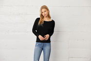 Bella + Canvas | 8850 Damen Flowy schulterfreies T-Shirt langarm